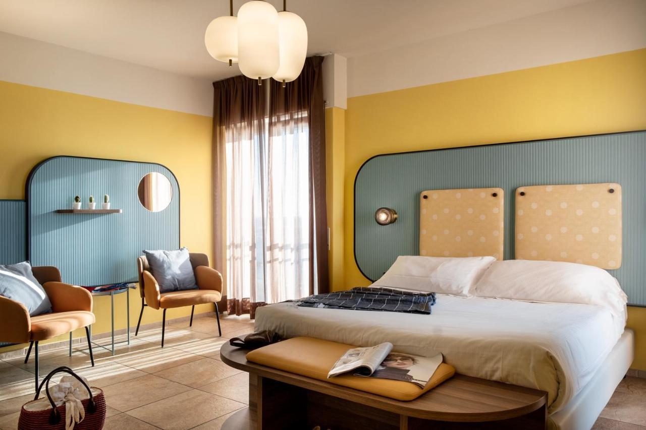 Hotel Jolly Roger П'єтра-Лігуре Екстер'єр фото